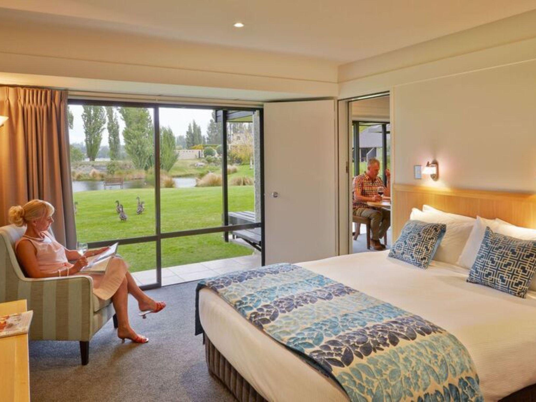 Edgewater Hotel Уанака Екстериор снимка