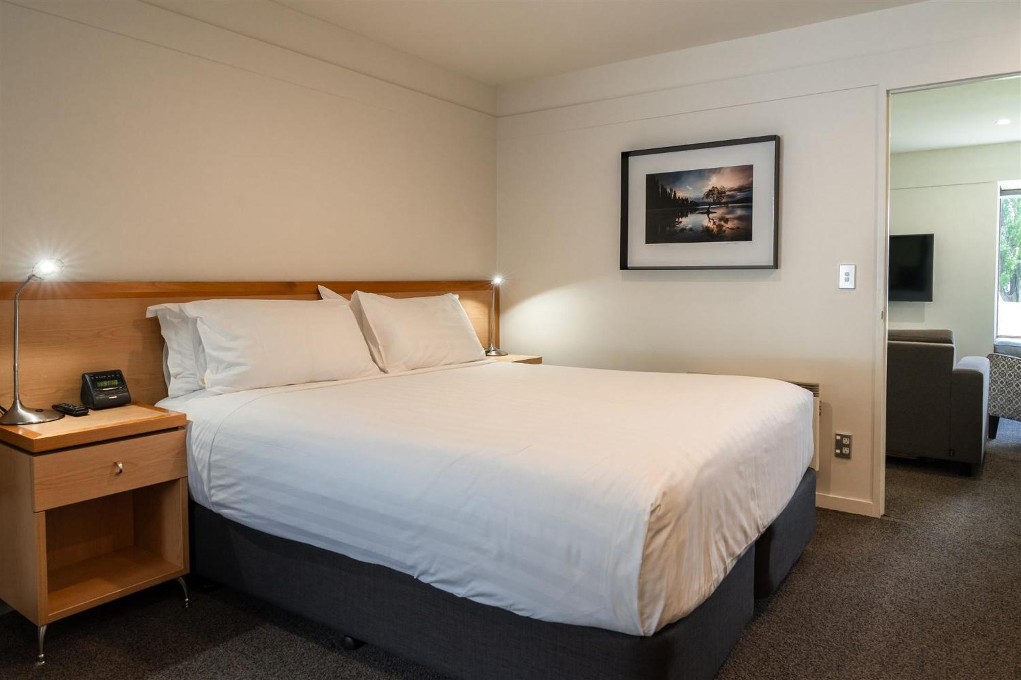 Edgewater Hotel Уанака Екстериор снимка